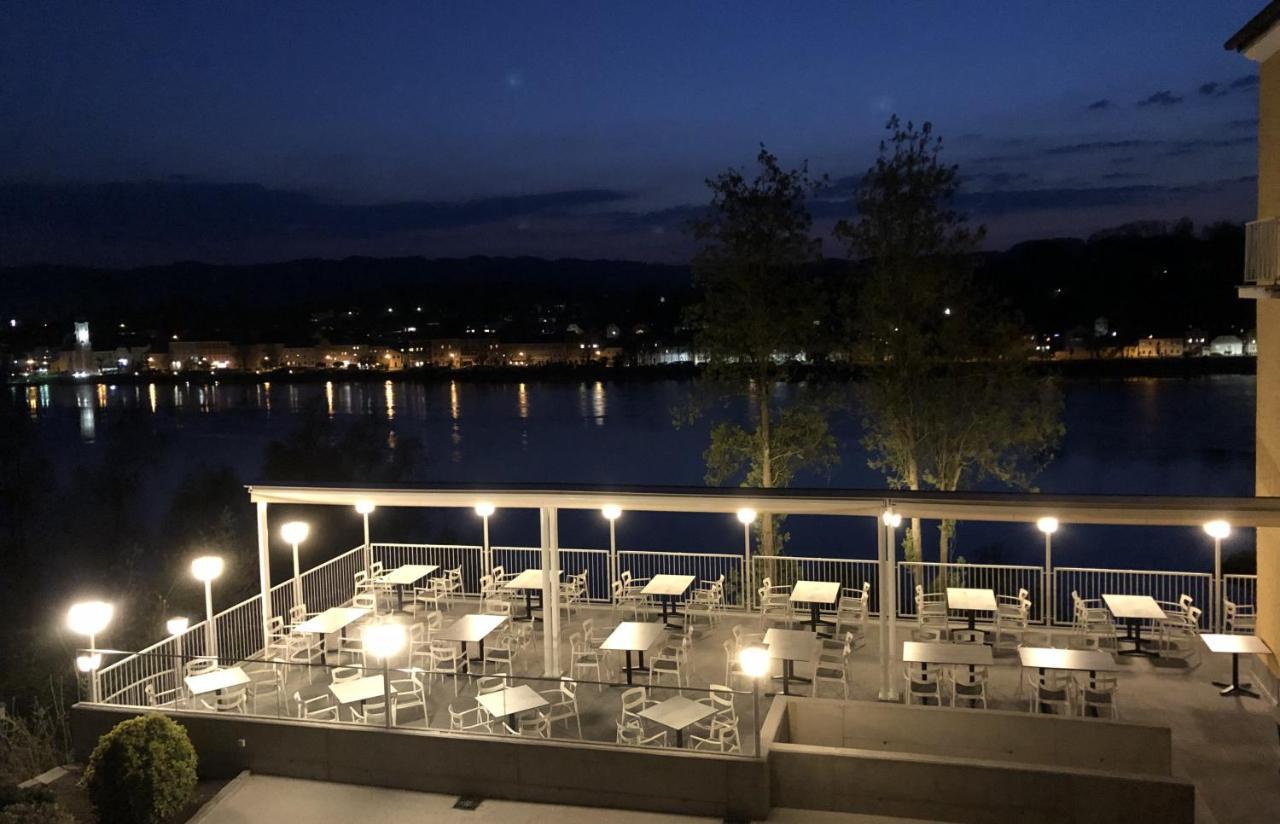 Hotel-Restaurant Faustschloessl Фельдкирхен-на-Дунае Экстерьер фото