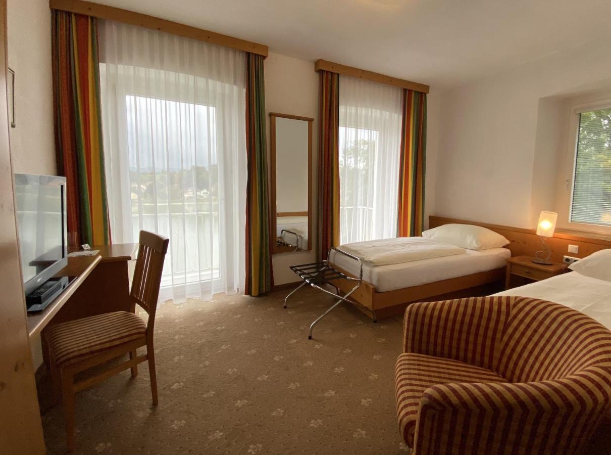 Hotel-Restaurant Faustschloessl Фельдкирхен-на-Дунае Экстерьер фото