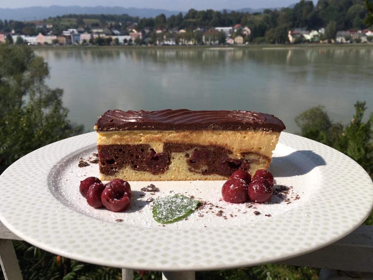 Hotel-Restaurant Faustschloessl Фельдкирхен-на-Дунае Экстерьер фото