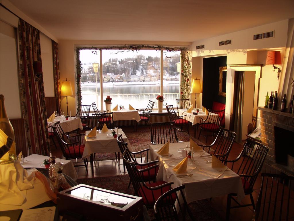Hotel-Restaurant Faustschloessl Фельдкирхен-на-Дунае Экстерьер фото