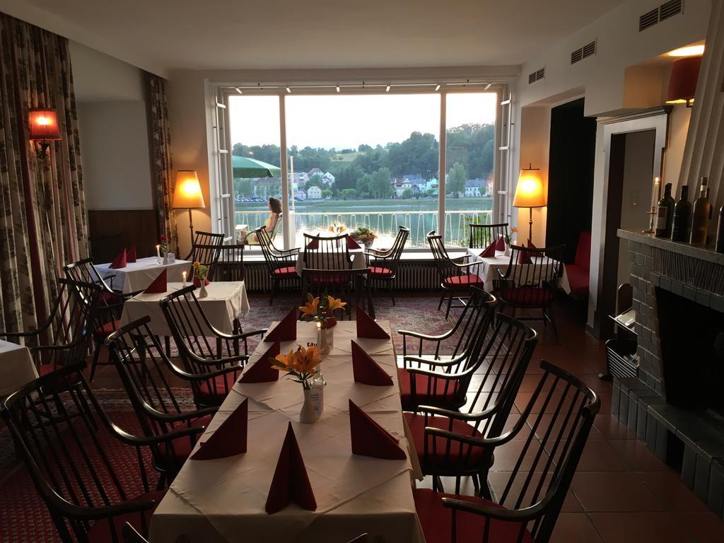 Hotel-Restaurant Faustschloessl Фельдкирхен-на-Дунае Экстерьер фото