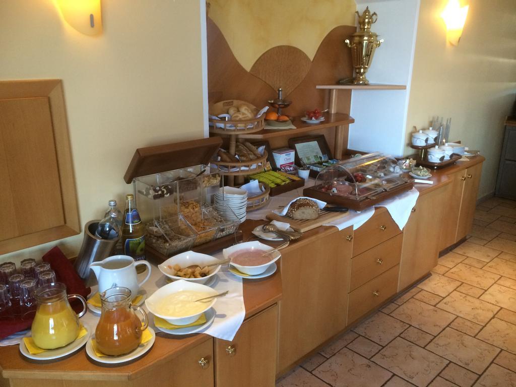 Hotel-Restaurant Faustschloessl Фельдкирхен-на-Дунае Экстерьер фото