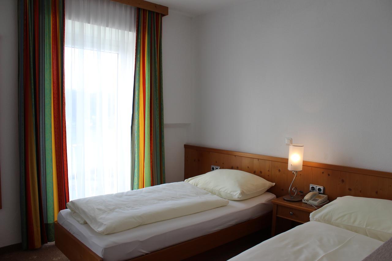 Hotel-Restaurant Faustschloessl Фельдкирхен-на-Дунае Экстерьер фото