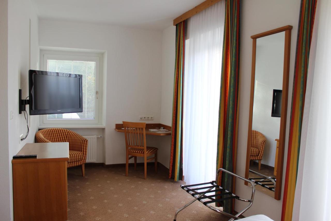 Hotel-Restaurant Faustschloessl Фельдкирхен-на-Дунае Экстерьер фото